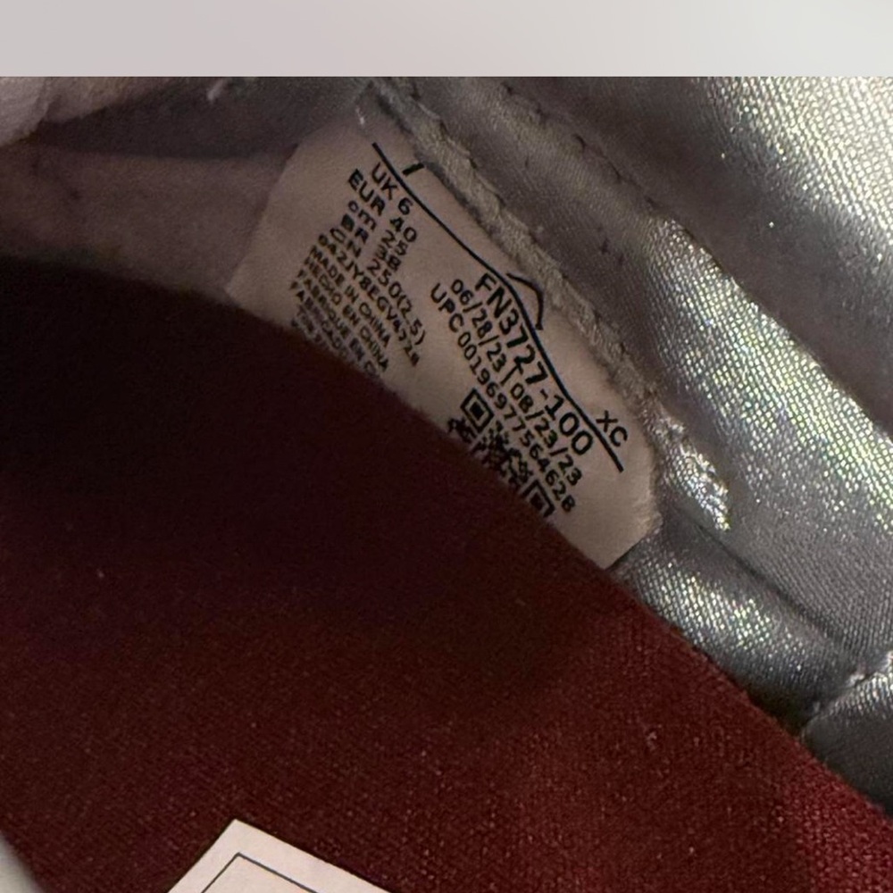 Air Jordan 1 Retro Low OG ‘Year of the Dragon’ (2024) - Picture 6 of 6